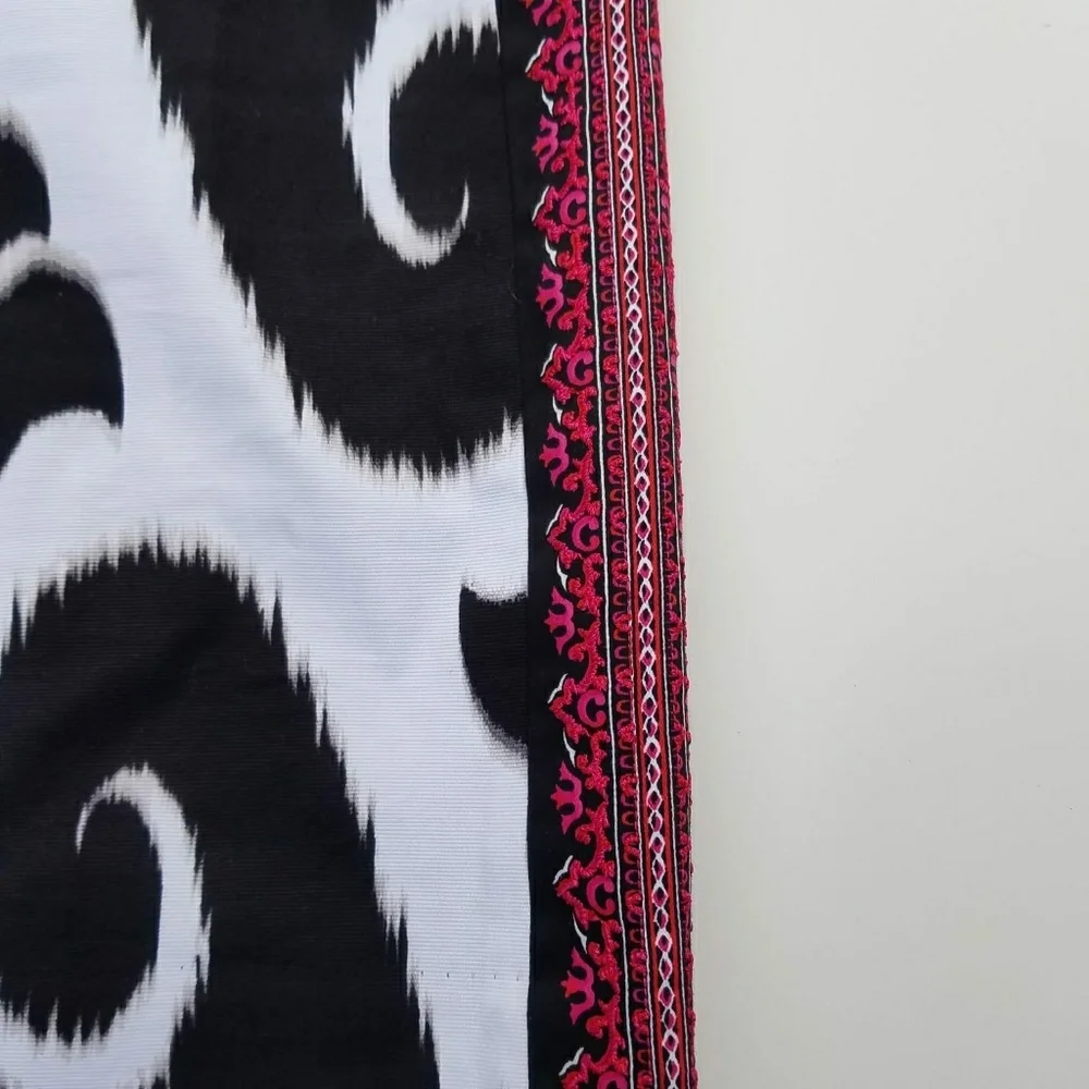 White House Black Market embroidered skirt 10 - Picture 3 of 7